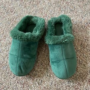 Hunter Green Slip-On Slippers (7/8)